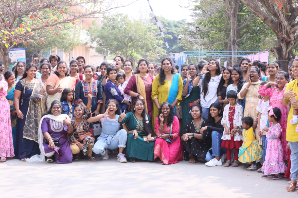 Alumni Associations (6)